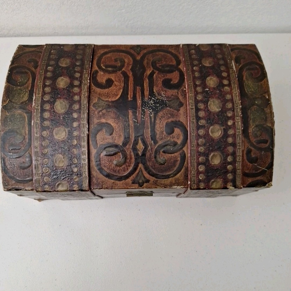 Vintage 1940s Toy Pirate Treasure Chest‎ with Caribbean Map Inside Lid  12.5" - Picture 4 of 16